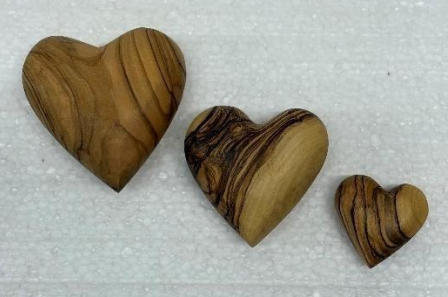 Olive Wood Hearts – Handcrafted Symbols of Love & Blessing