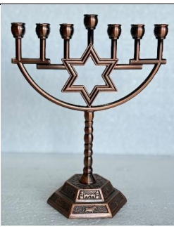 Menorah Rose Gold – Modern Judaica Candle Holder for Hanukkah & Elegant Home Décor